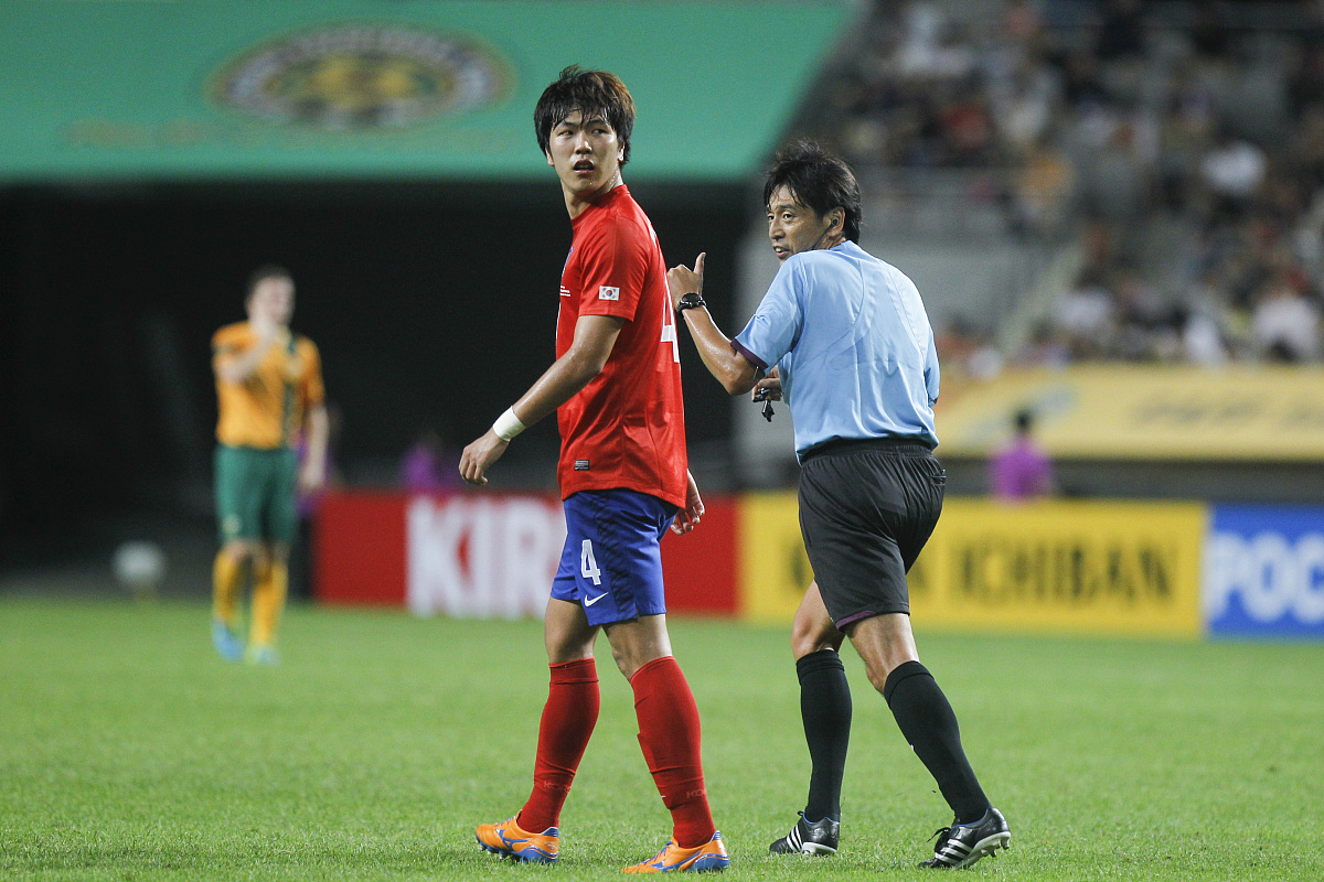 包含韩国男篮遭遇法国队逆转，无缘奥运男篮四强的词条