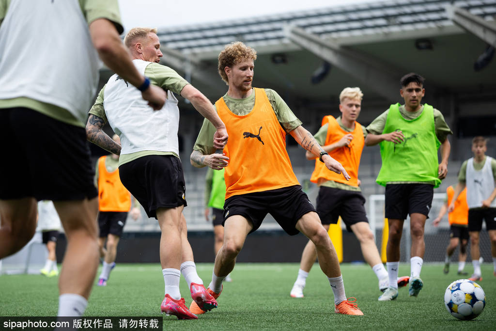 包含激烈对抗,球队实力不容小觑,观赛者大呼过瘾的词条 包含激烈对抗,球队实力不容小觑,观赛者大呼过瘾的词条