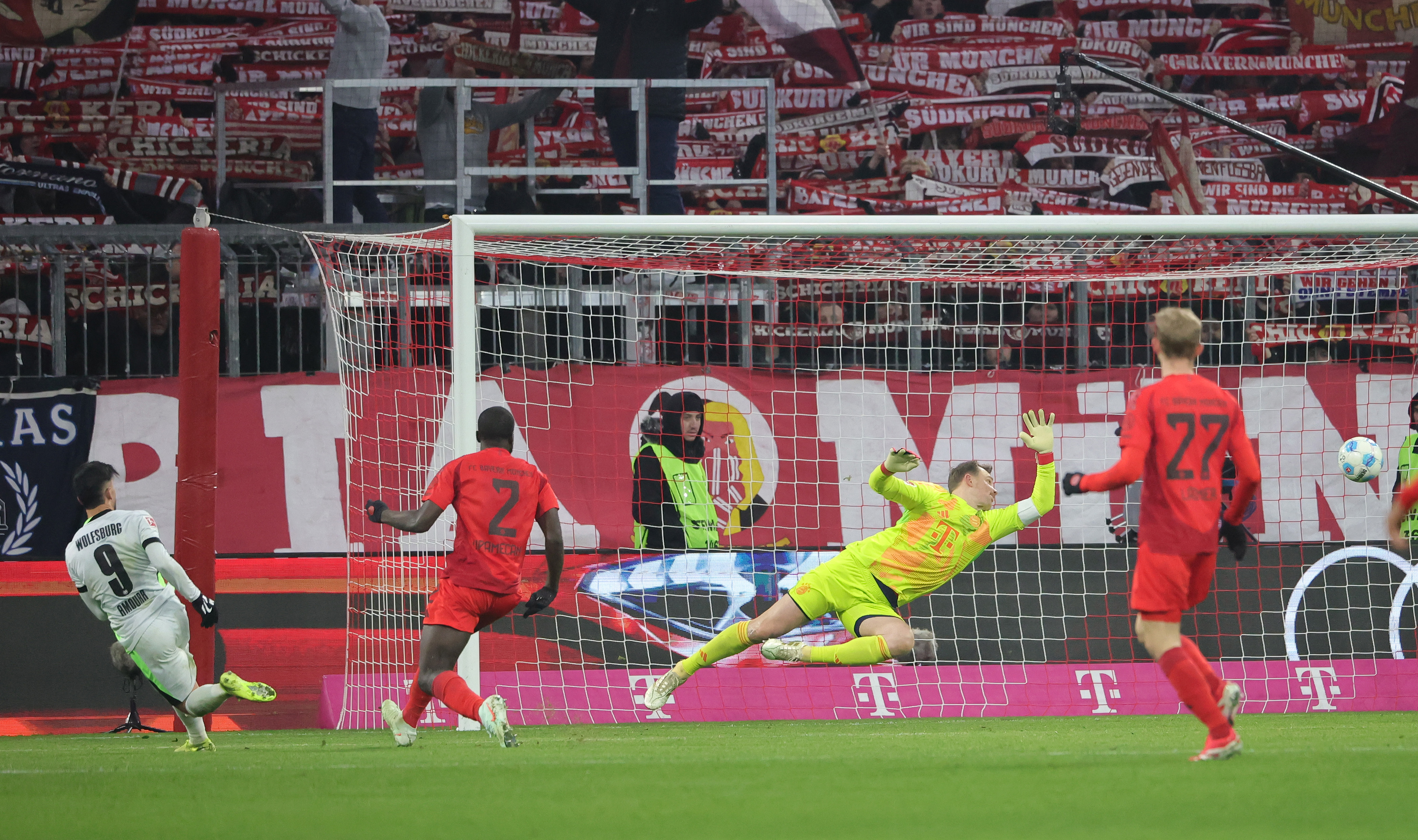 德国杯赛上演惊险一幕，豪门险胜