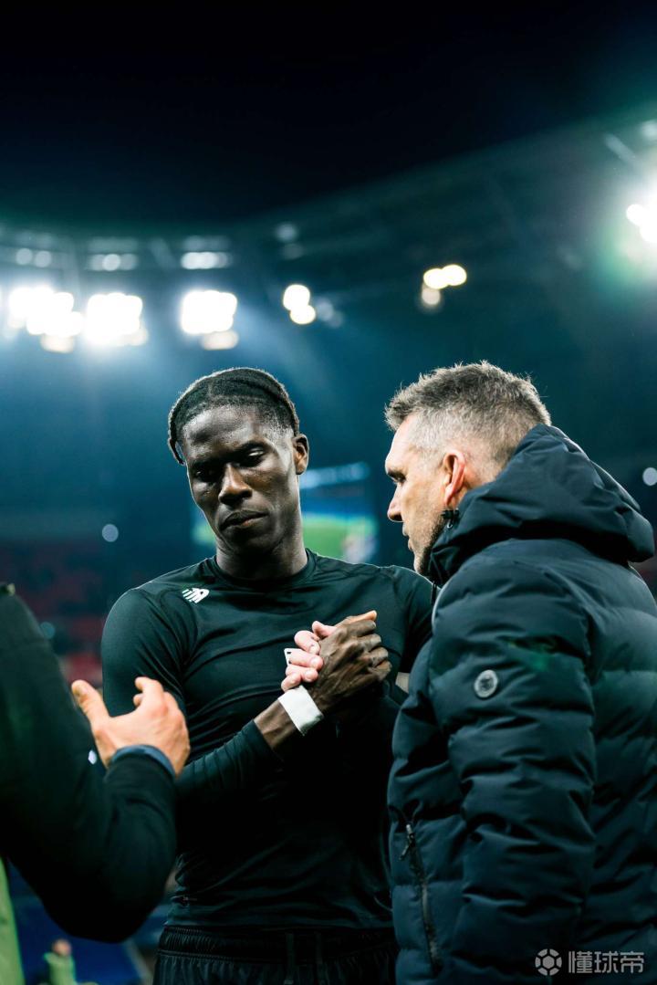 关于尤文图斯防线坚不可摧，客场零封对手赢得胜利的信息