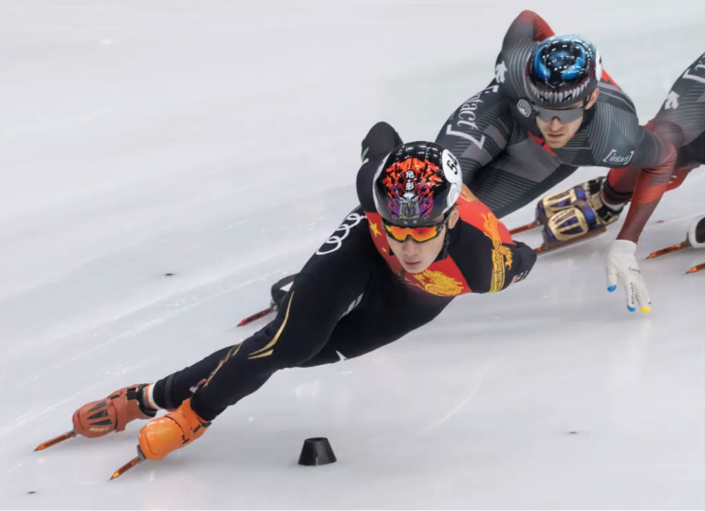 队员拼尽全力，发挥出色表现决胜