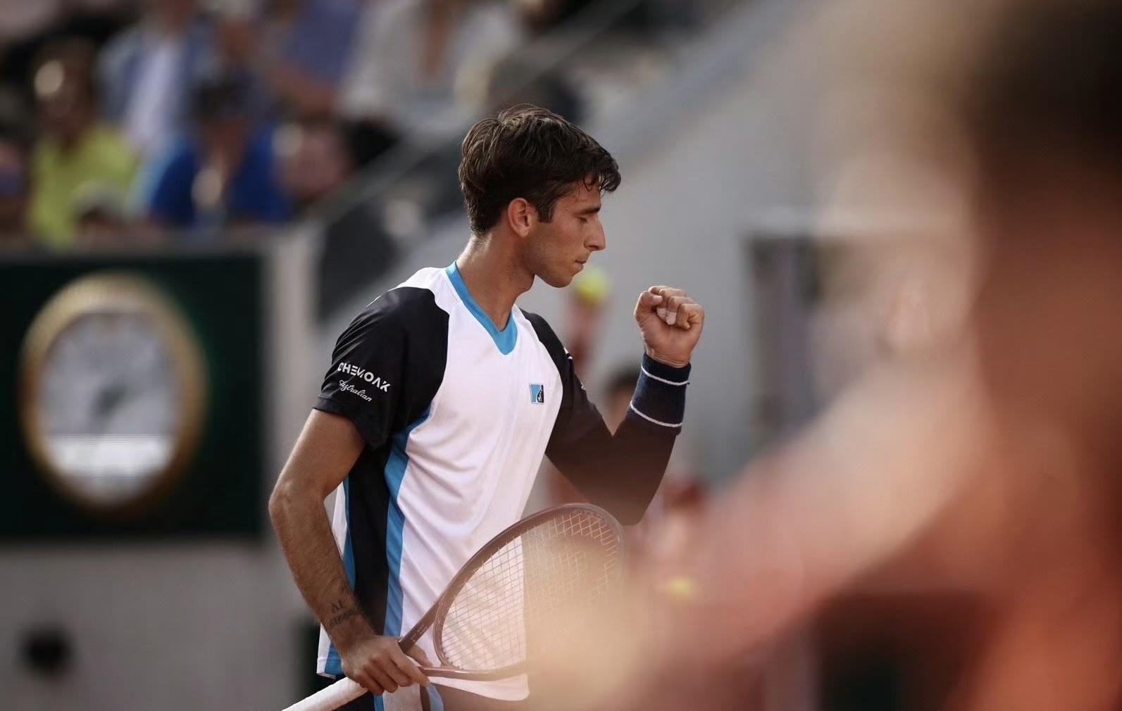 法国网球队逆转德国网球队，西西帕斯一己之力扛起全队