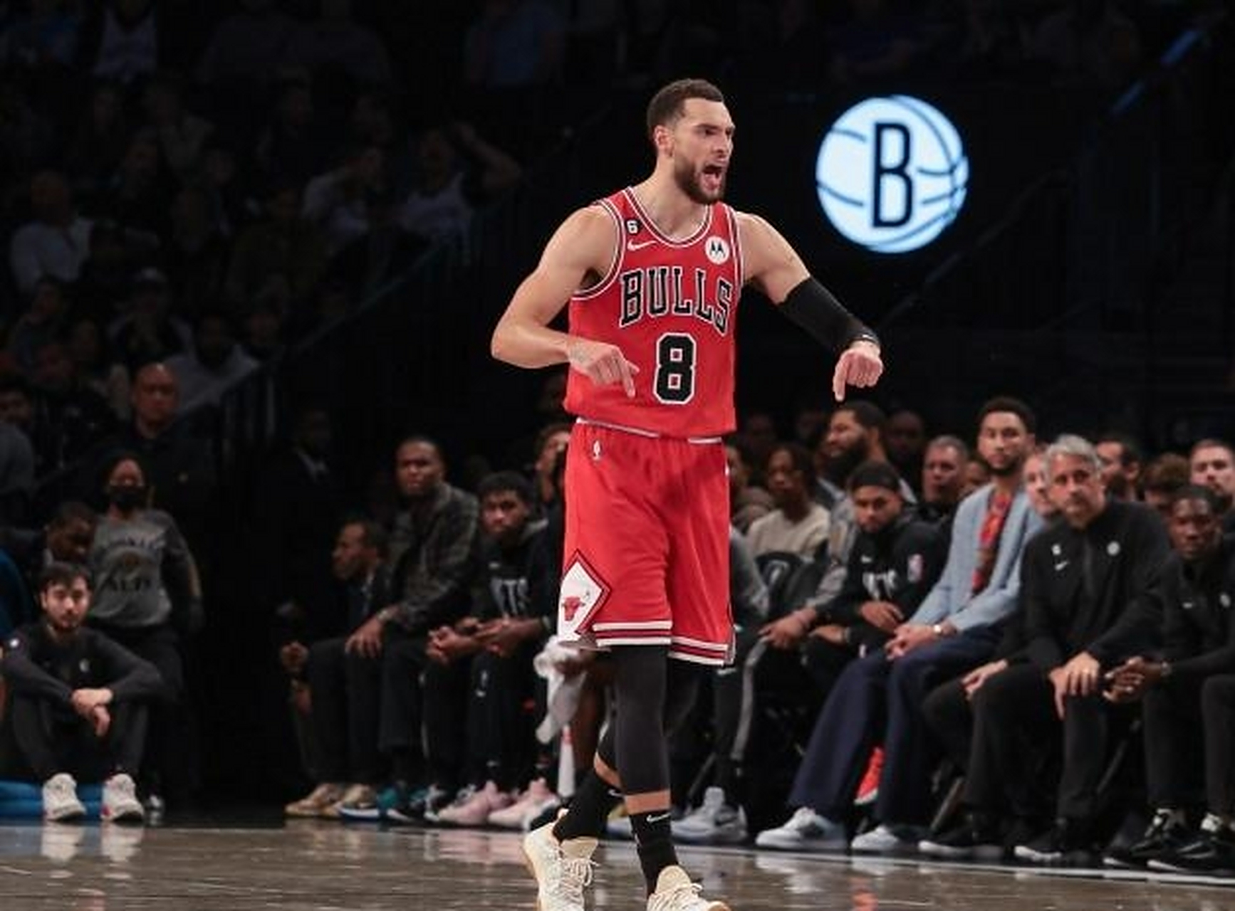 公牛击败骑士，拉文上演绝杀