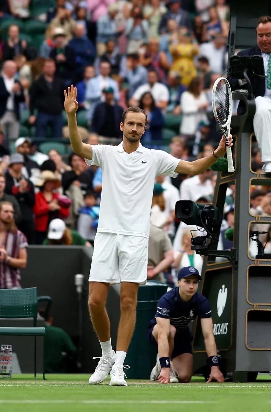 澳大利亚网球队强势日本网球队,梅德韦杰夫关键制胜的简单介绍 澳大利亚网球队强势日本网球队,梅德韦杰夫关键制胜的简单介绍