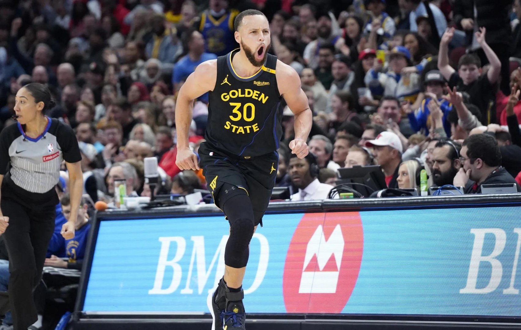 黄蜂惊险取胜尼克斯，稳居东部前八的简单介绍