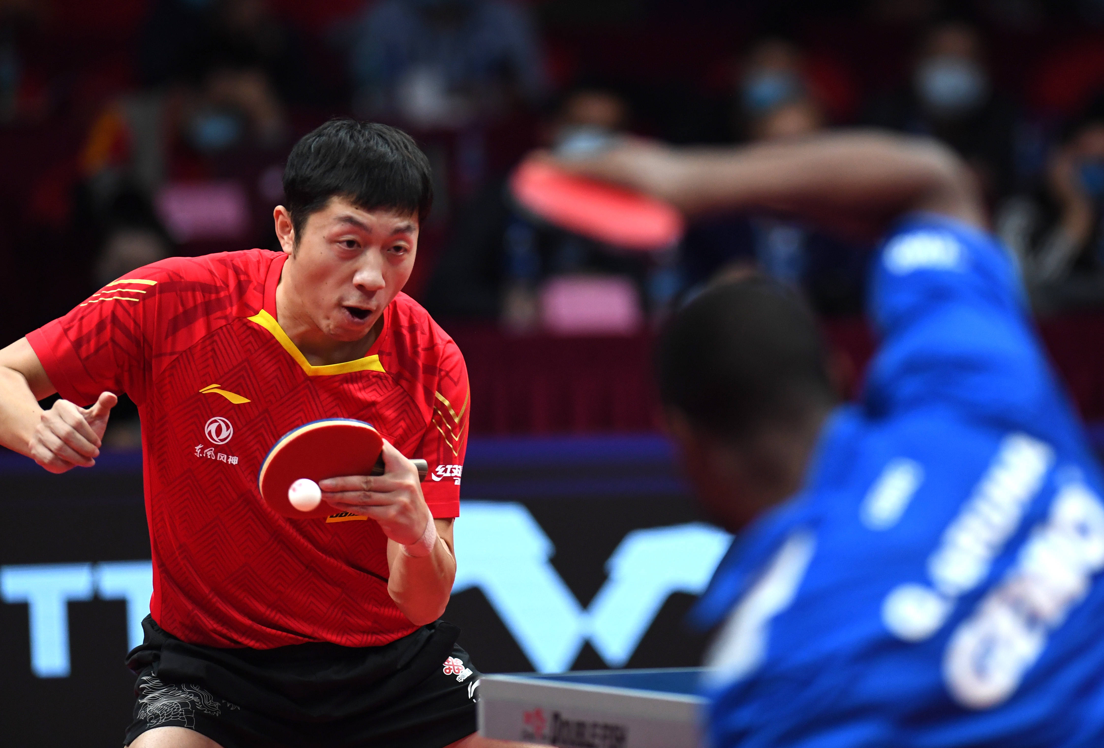 包含中国乒乓球队翻盘法国乒乓球队，许昕关键制胜的词条