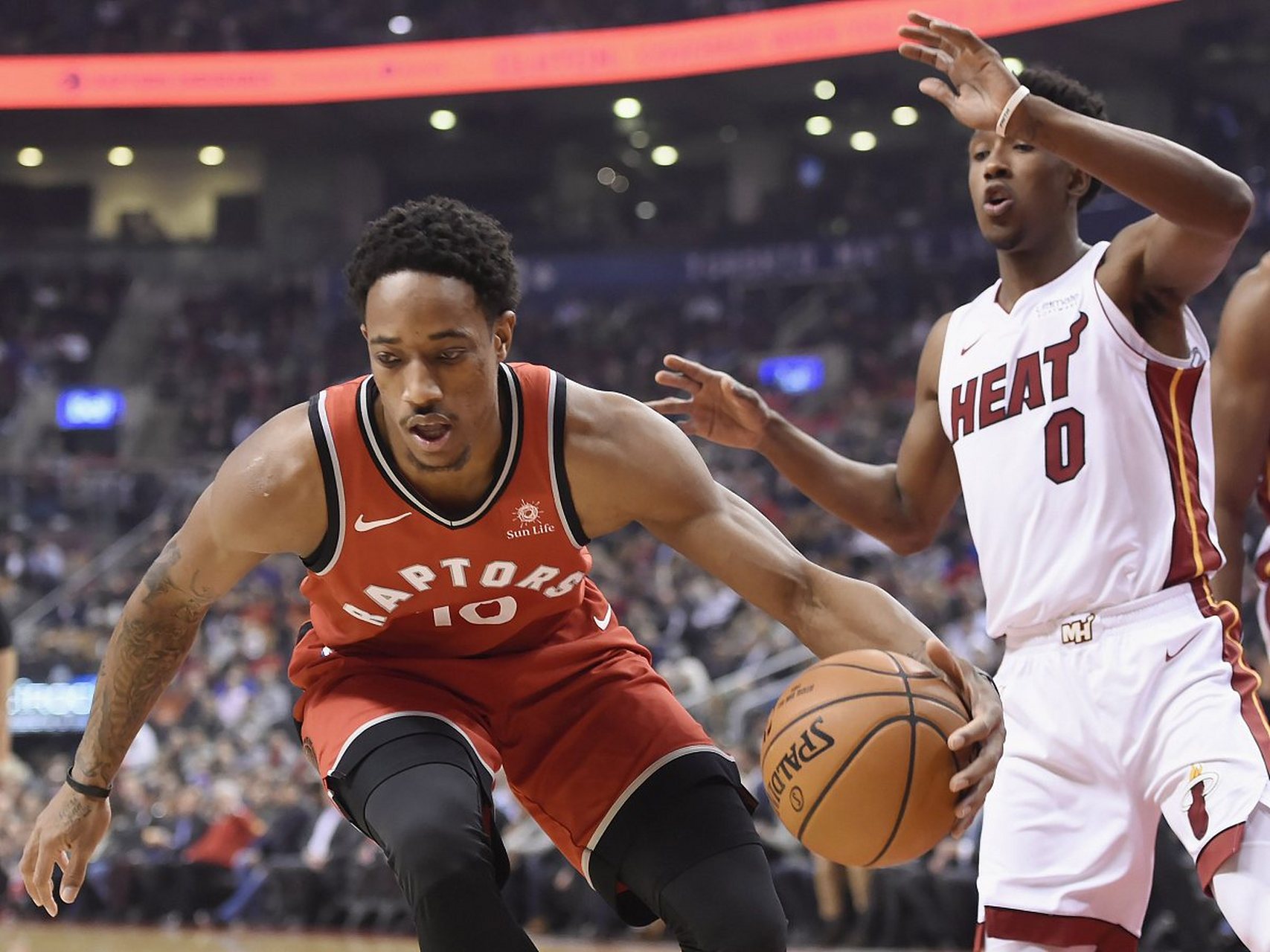 国王轻取广州队，西亚卡姆惊艳四座