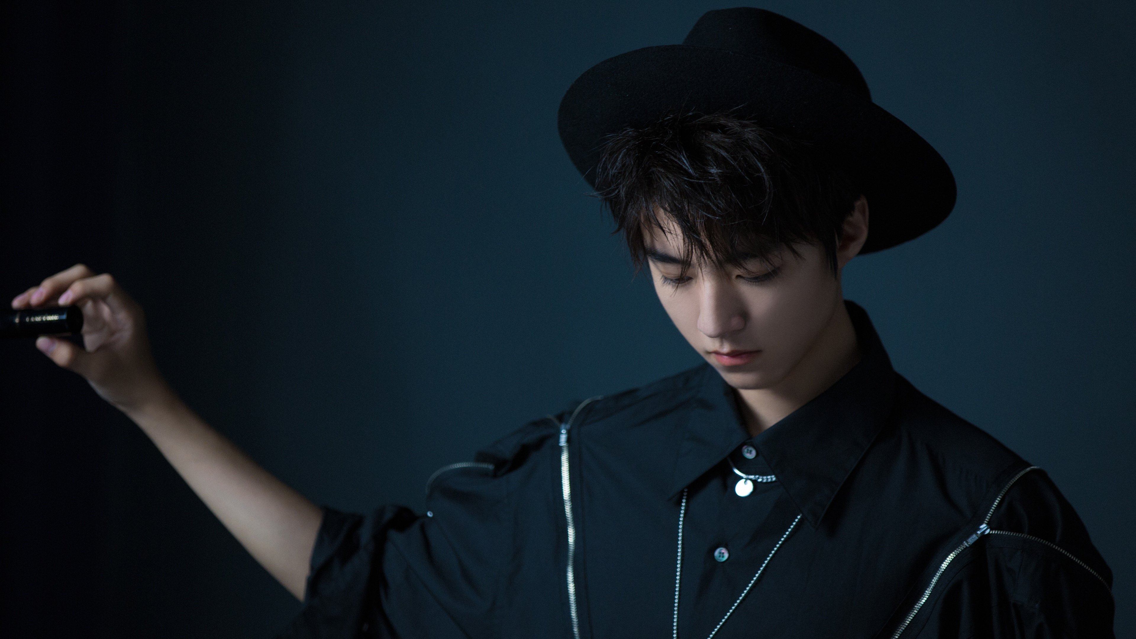 欧冠淘汰赛式巅峰对决，骑士末节逆转险胜快船，篮球场上的生死战燃爆之夜