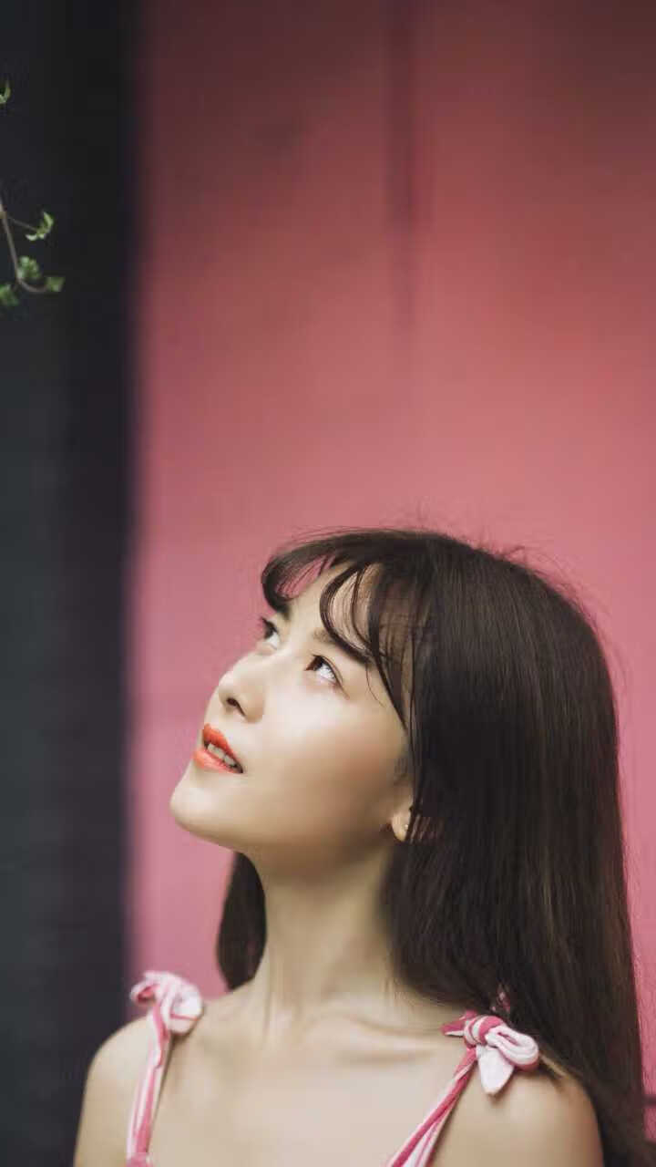 同一日的剧本,当篮球的奇迹叠映足球的坚韧