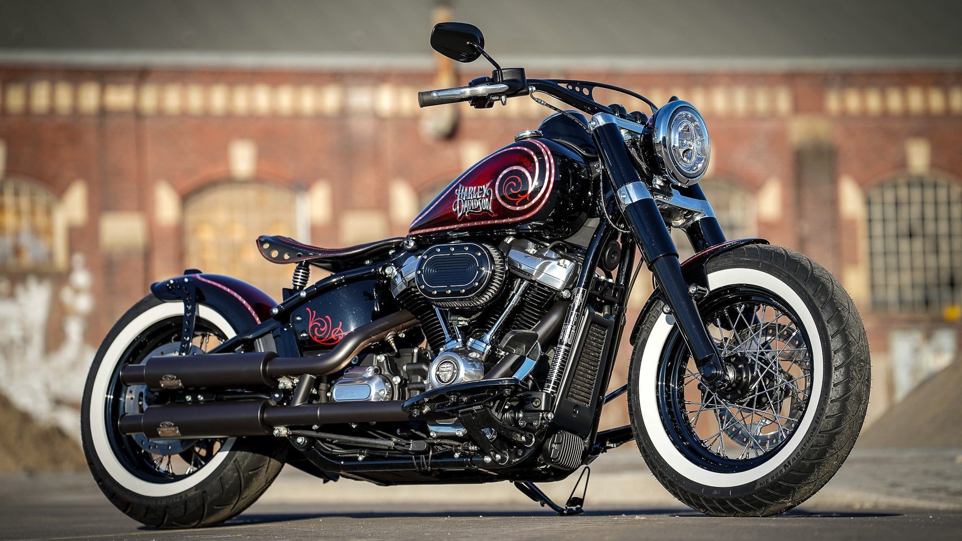 同一日的剧本,当篮球的奇迹叠映足球的坚韧