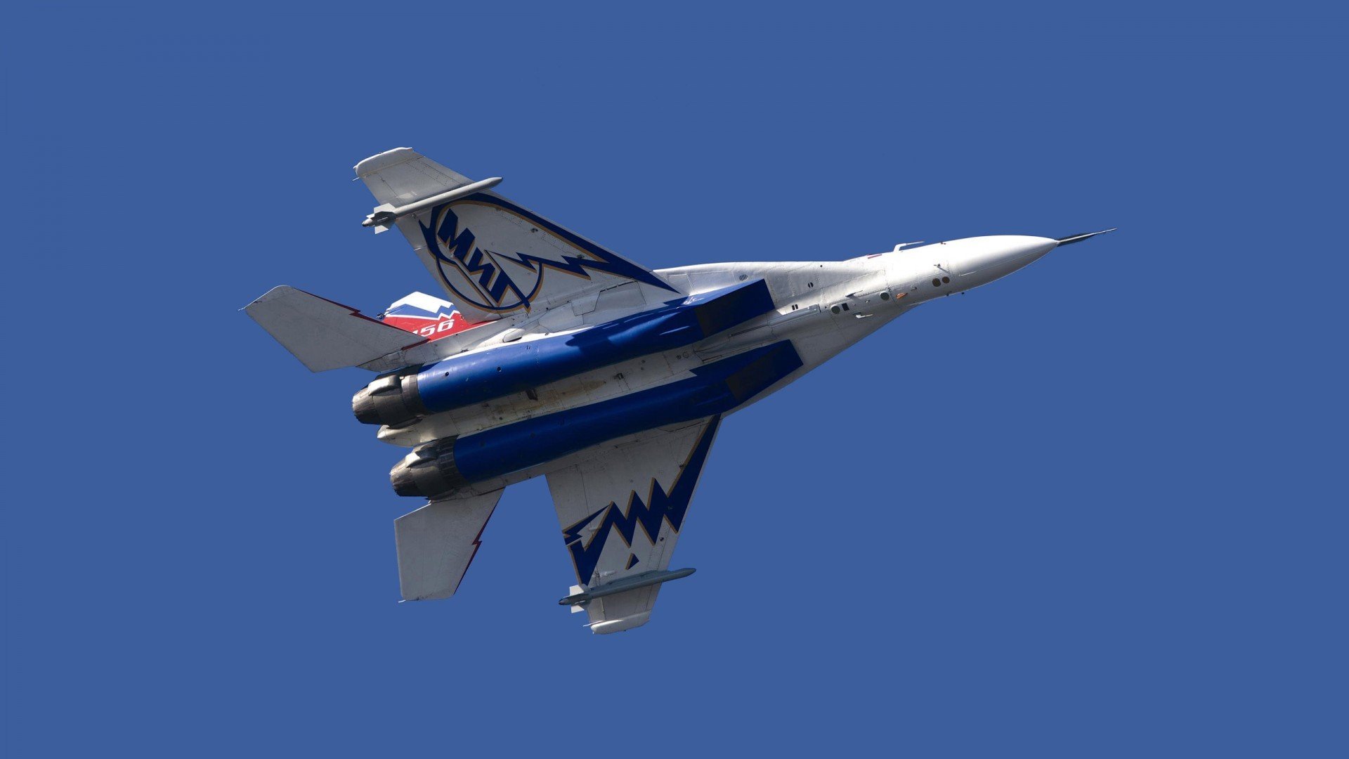 F1街道赛焦点战，老鹰战术如何压制凯尔特人式防守