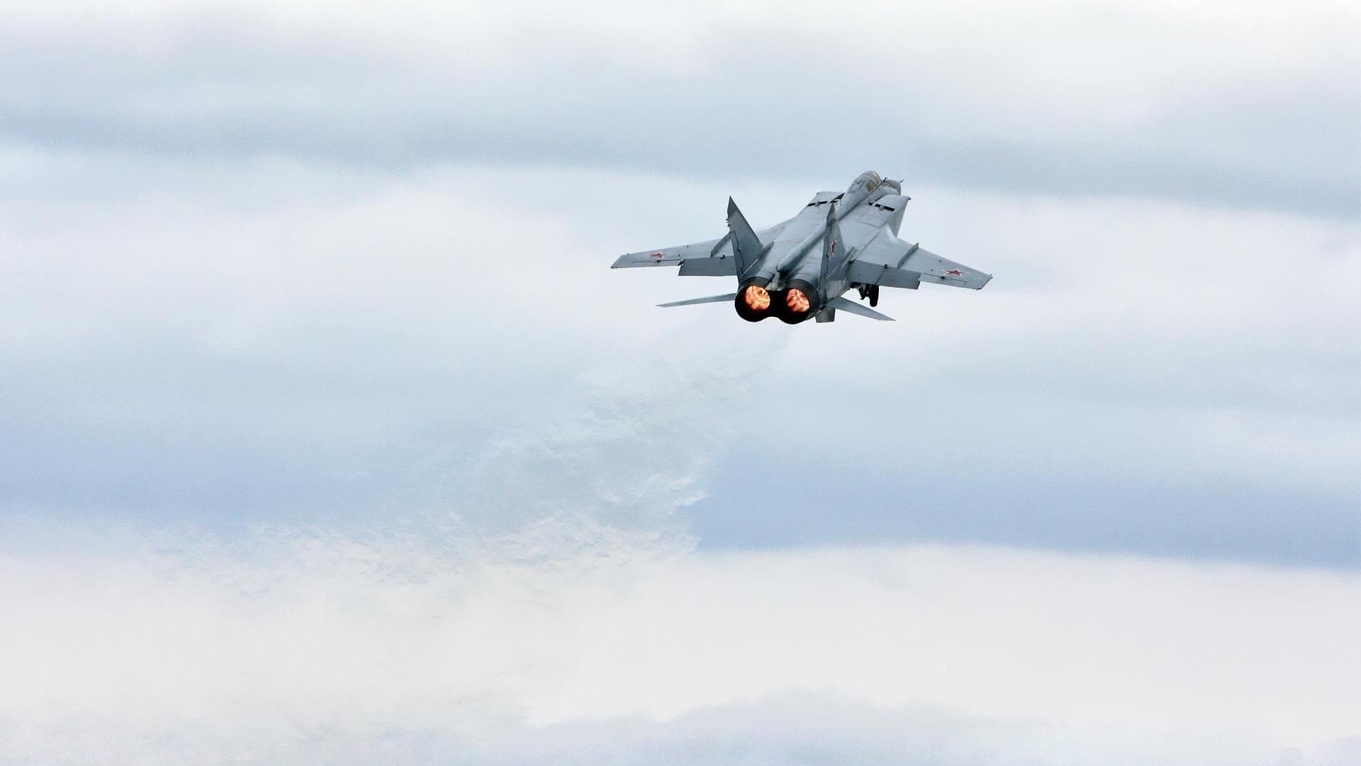 逆转的双生火焰，从迈阿密篮球场到欧冠绿茵场的接管启示录