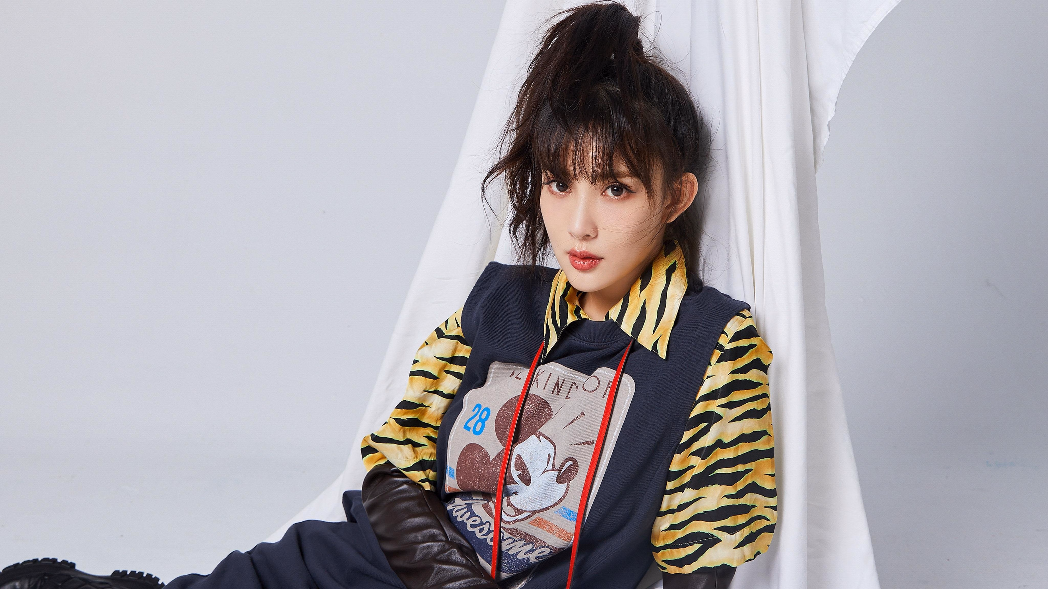 双城记，猛龙关键战突围上海队，布克在英超争冠接管比赛